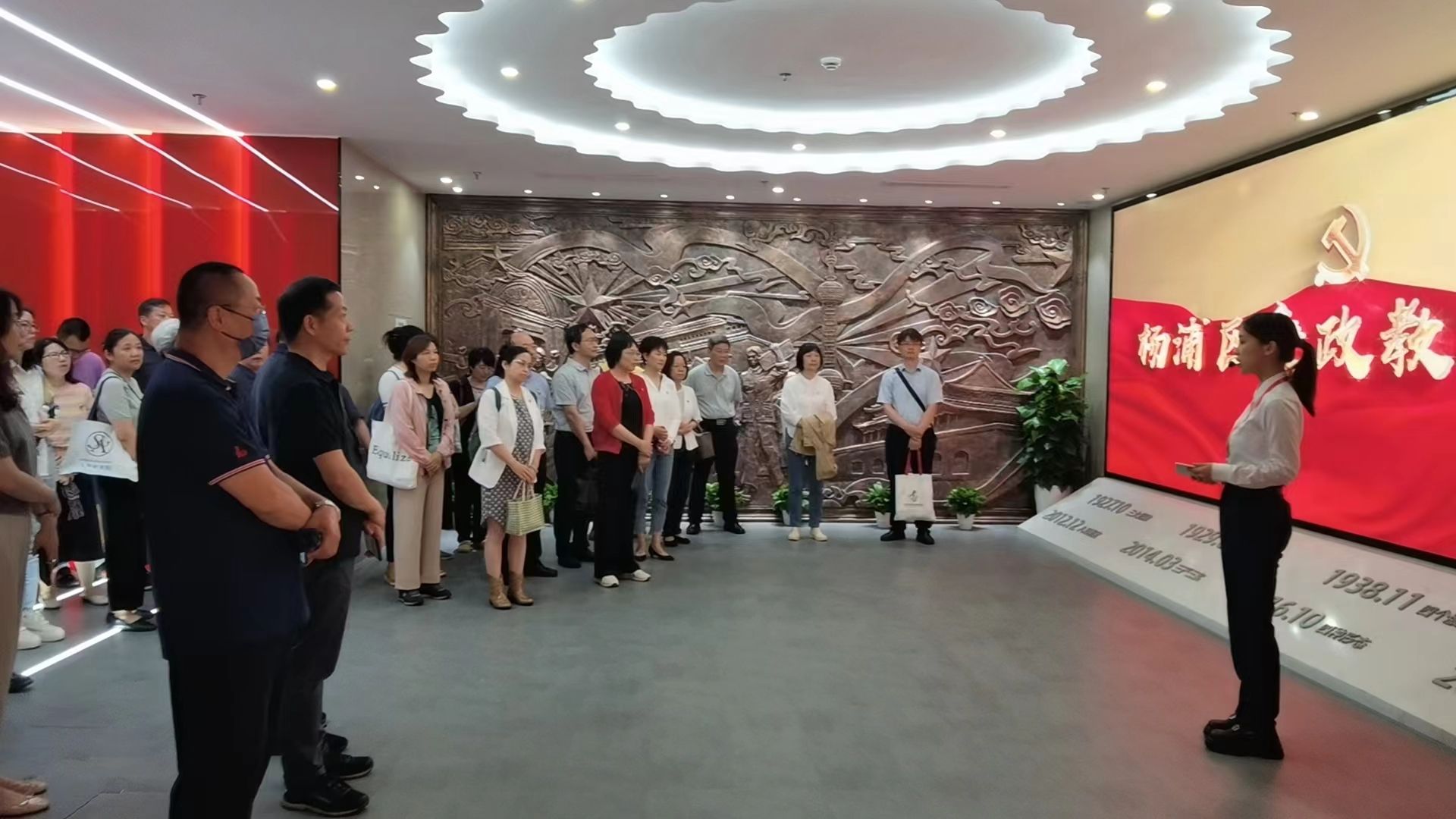 图片1-2.jpg 图片1-2.jpg